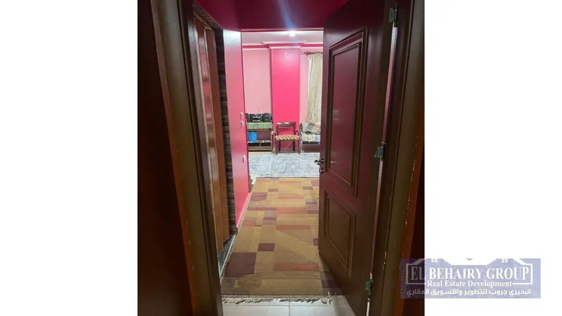 شقة فاخرة بمساحة 7836 متر مربع للبيع