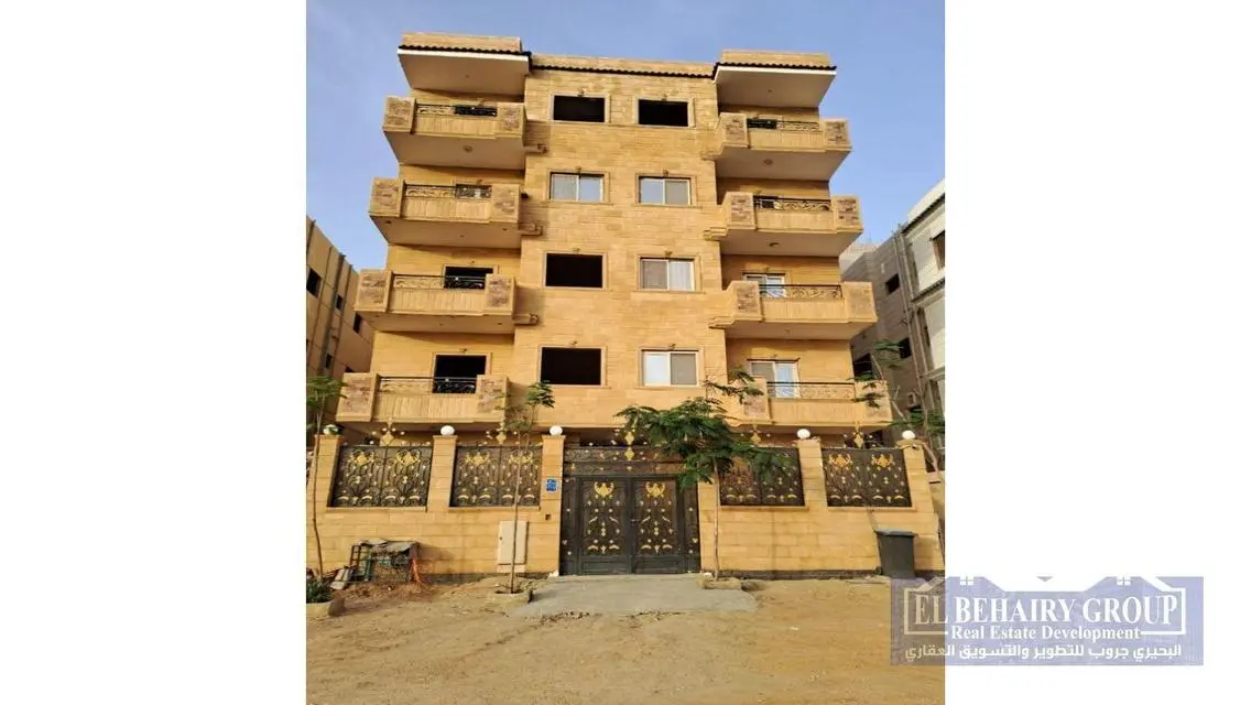 شقة فاخرة بمساحة 7836 متر مربع للبيع