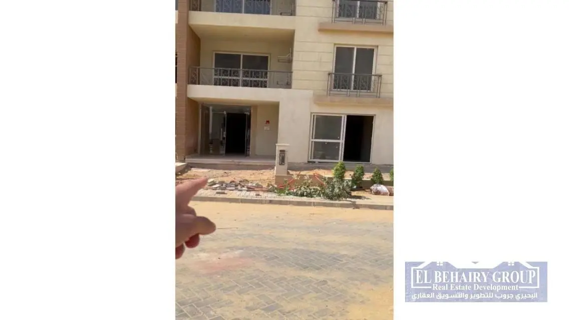 شقة فاخرة مع حدائق خاصة وحارس أمن
