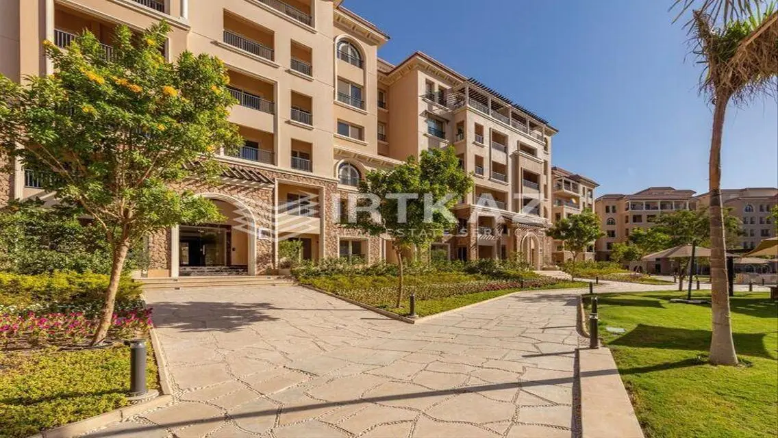 Luxury Villa for Sale with 90 Square Meters in a Prime Location