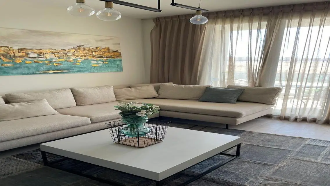 High End Finishing-Fabulous View-Corner House