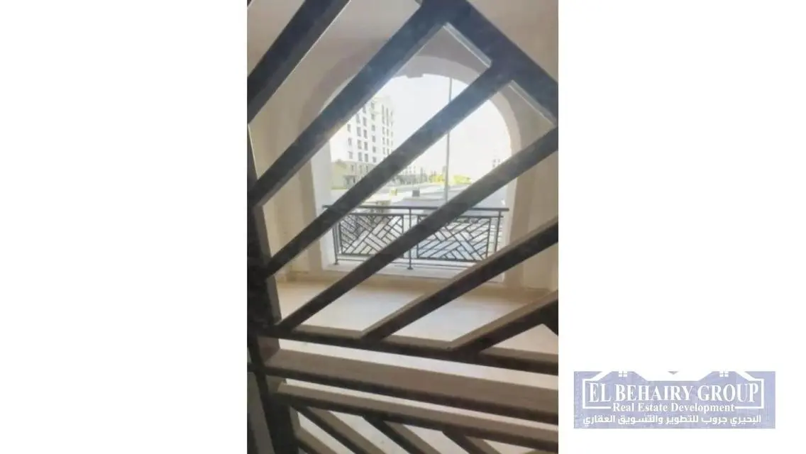 Luxurious Apartment with Spacious Garden in Prime Location