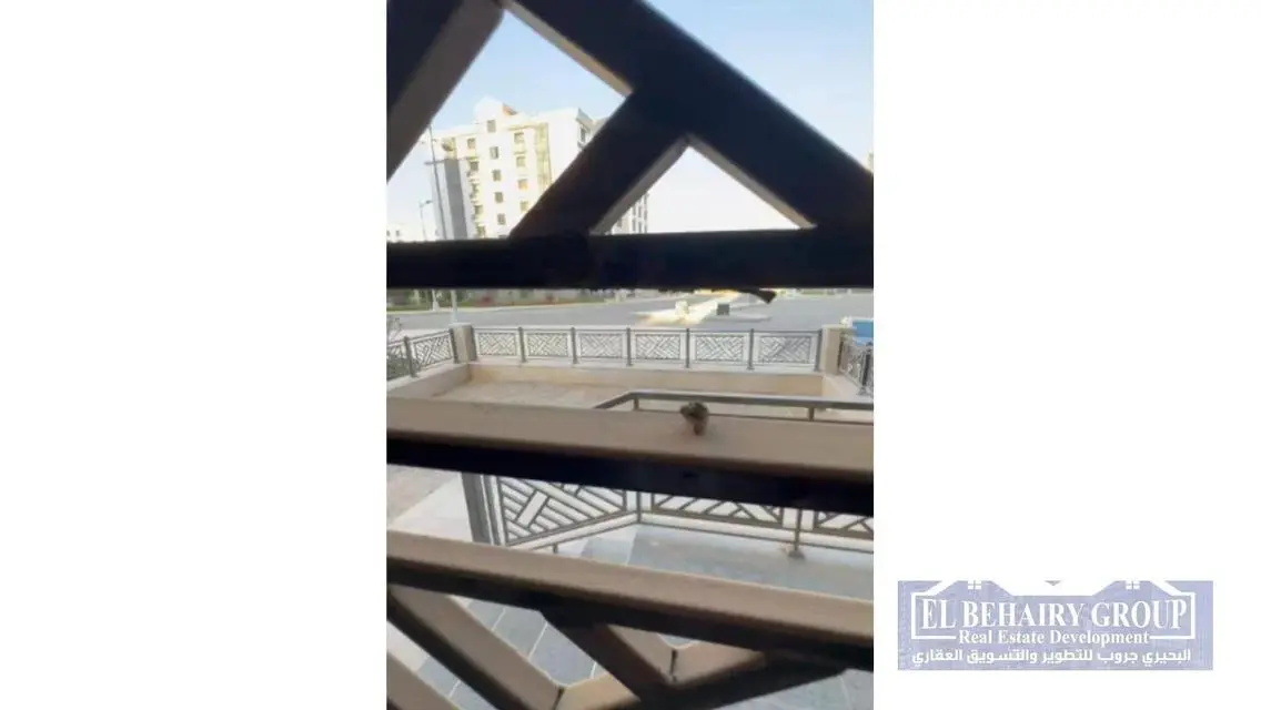 Luxurious Apartment with Spacious Garden in Prime Location