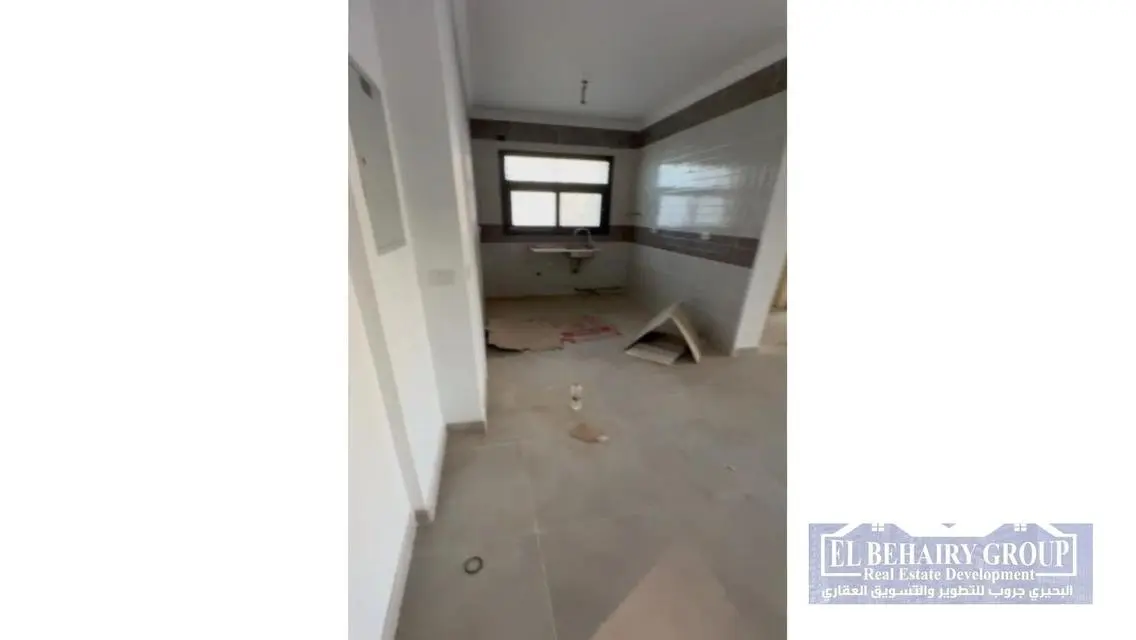 Luxurious Apartment with Spacious Garden in Prime Location