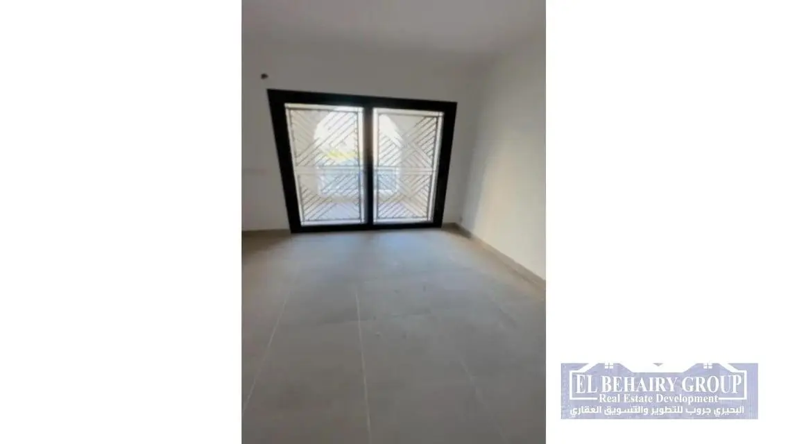 Luxurious Apartment with Spacious Garden in Prime Location