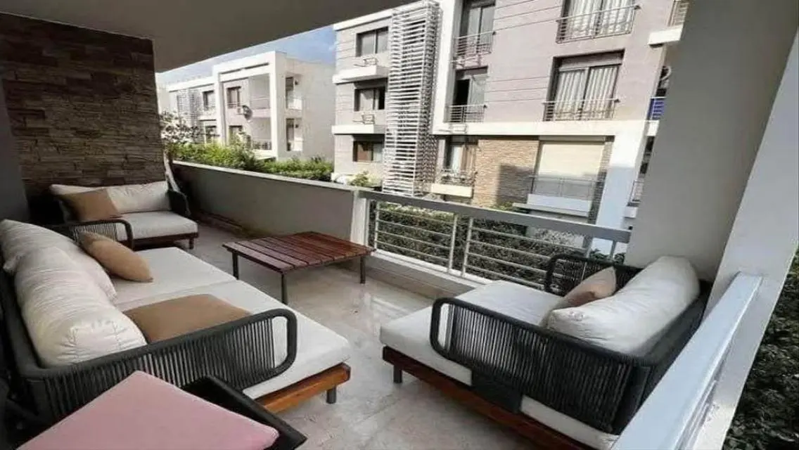 شقة بجاردين  للبيع في كمبوند تاج سيتي - Taj City