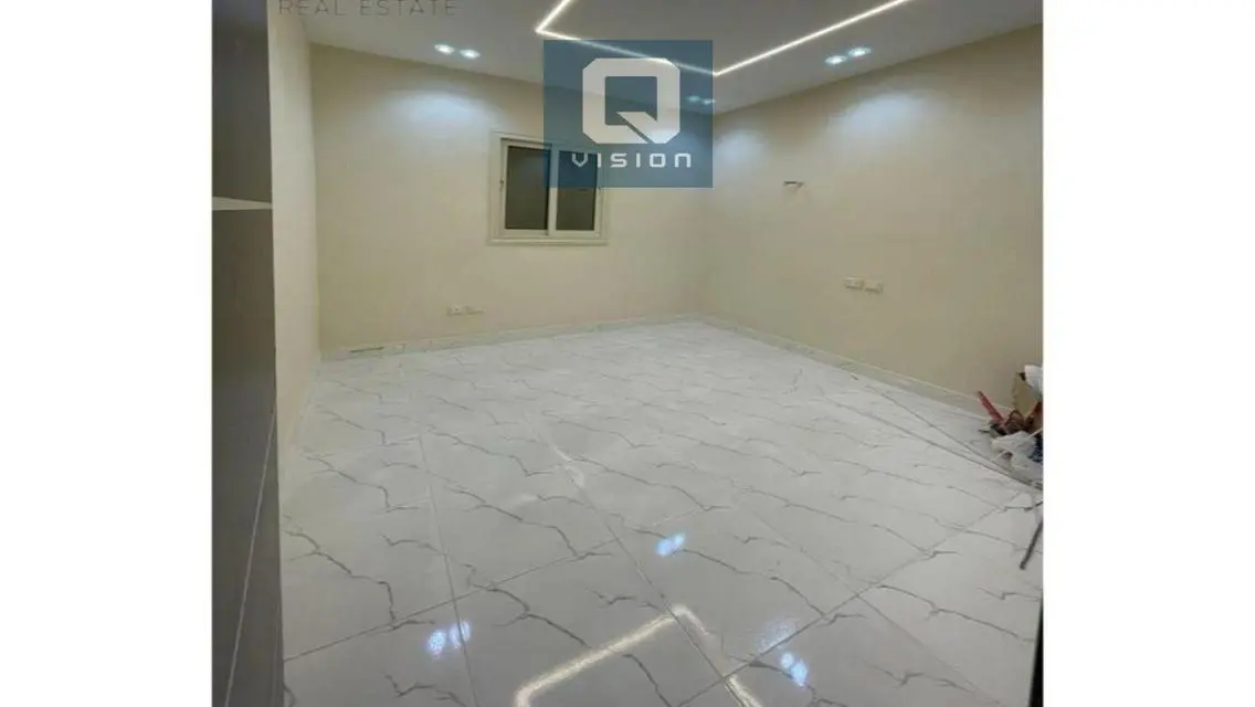 Apartment for sale in Al hadaba Al wosta.