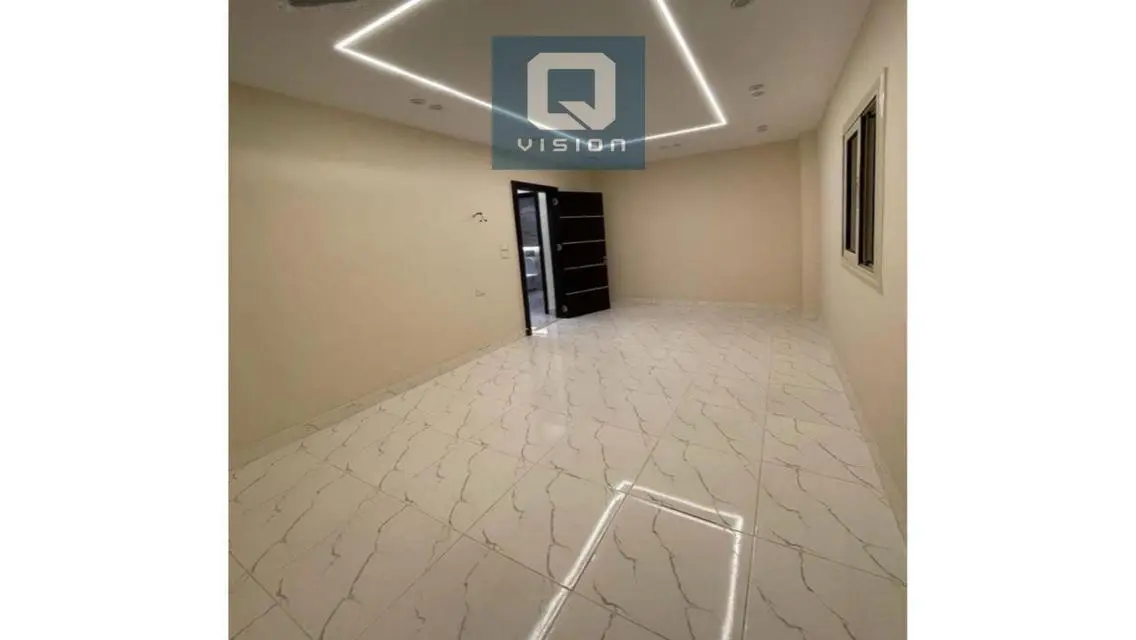 Apartment for sale in Al hadaba Al wosta.