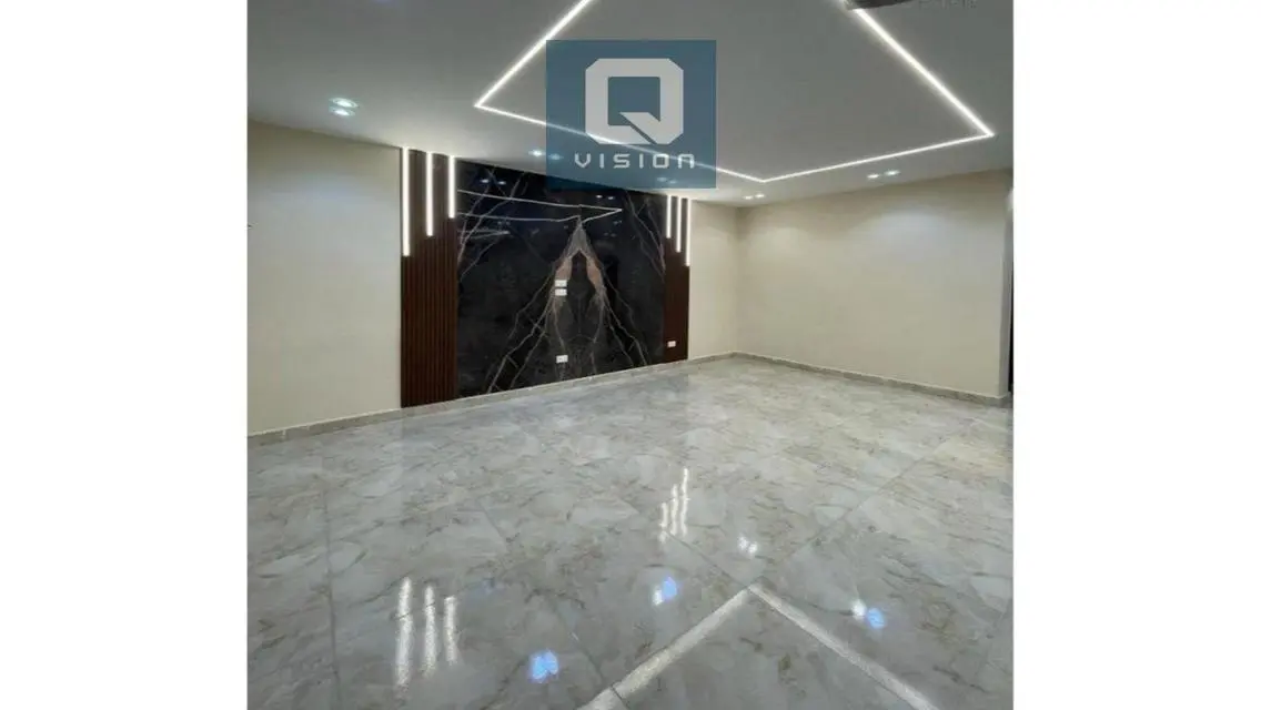 Apartment for sale in Al hadaba Al wosta.