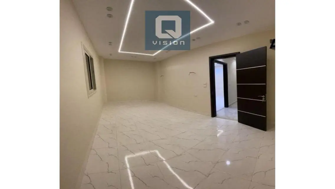 Apartment for sale in Al hadaba Al wosta.