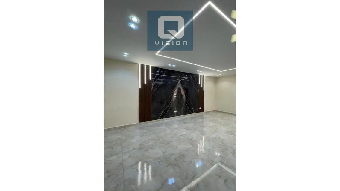 Apartment for sale in Al hadaba Al wosta.