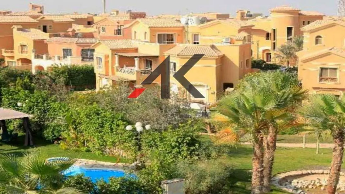 بموقع مميز فيلا مستقلة للبيع في قطامية هيلز
