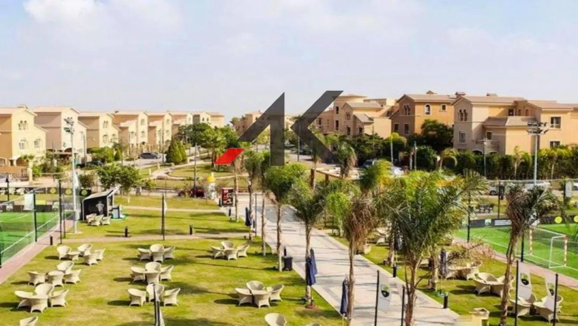 بموقع مميز فيلا مستقلة للبيع في قطامية هيلز