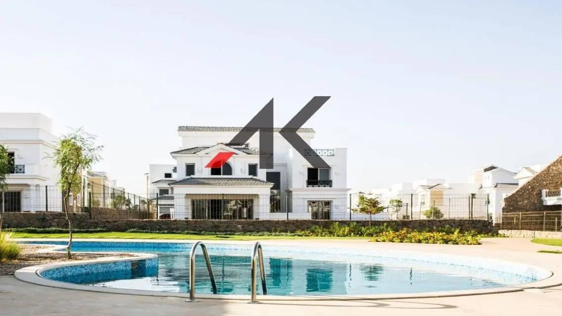 Luxurious Villa with 950 sqm and Private Gardens