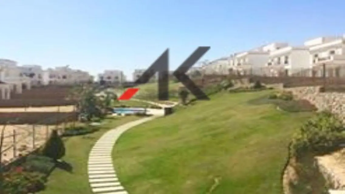 Luxurious Villa with 950 sqm and Private Gardens