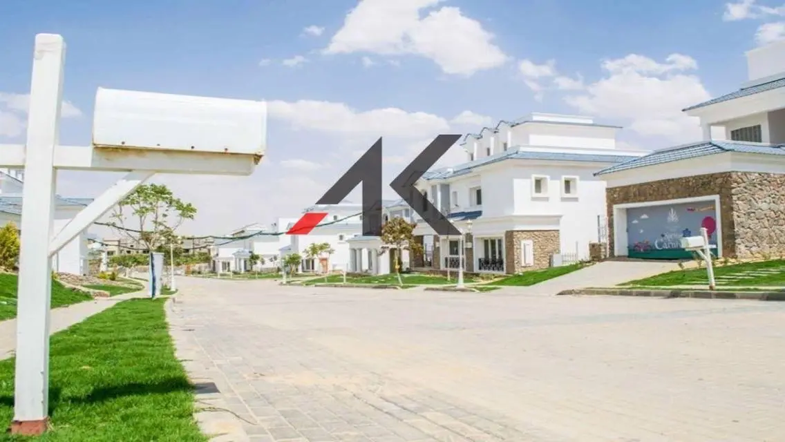 Luxurious Villa with 950 sqm and Private Gardens