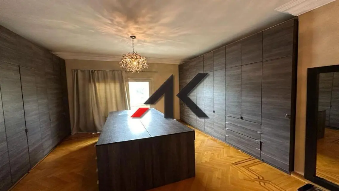 Luxurious Apartment with Spacious Amenities