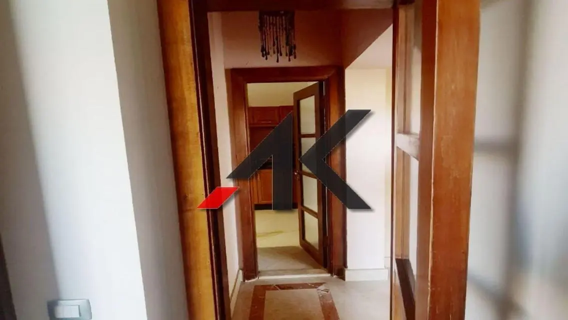 منزل فاخر للبيع مع حديقة خاصة وأمن 24/7