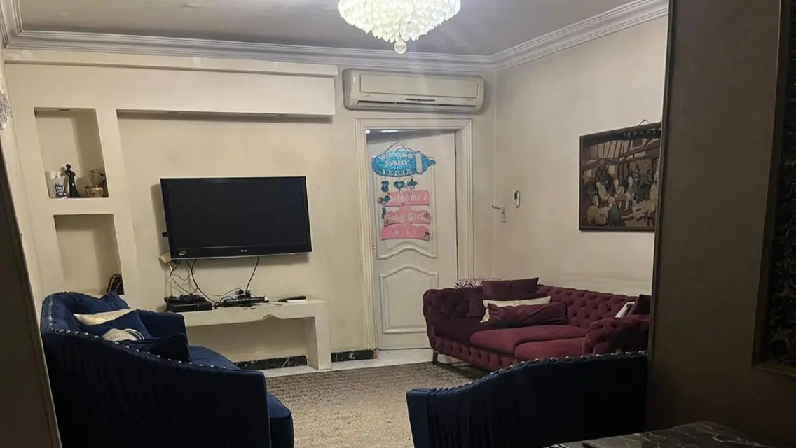 شقه للبيع في عمارات اول مايو مكرم عبيد 150 متر 