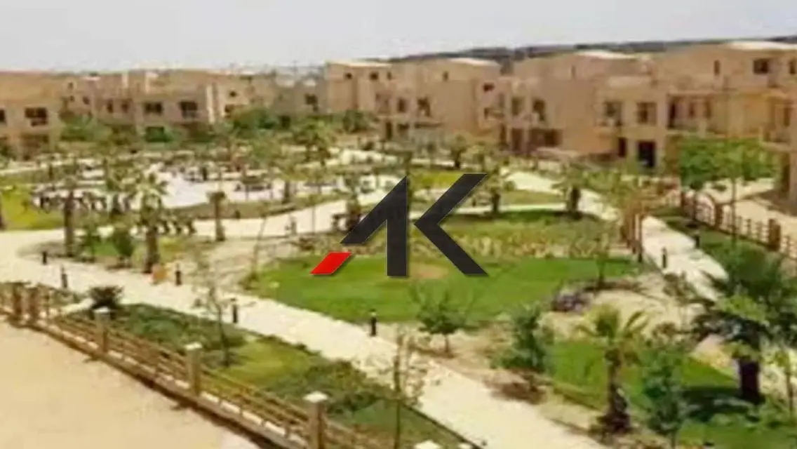 شقة فاخرة للبيع تتكون من 4 غرف في قلب المدينة