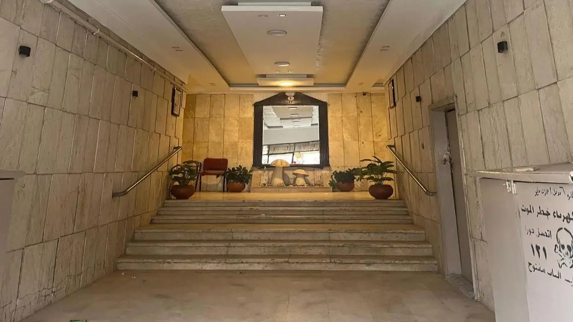 شقه للبيع في عمارات اول مايو خطوات من مكرم عبيد