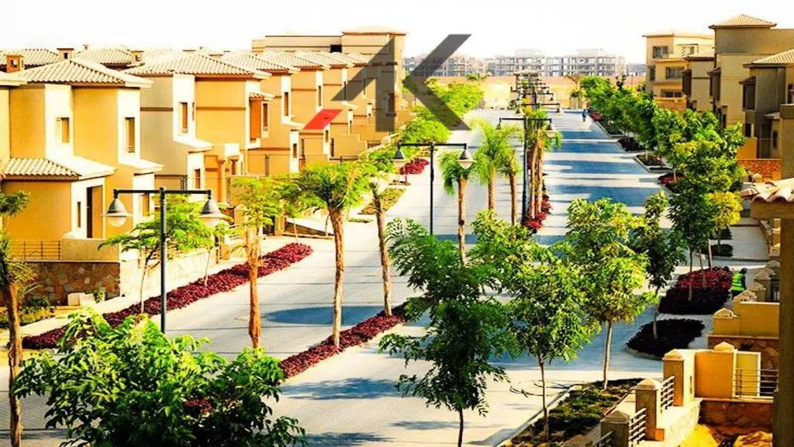 توين بموقع مميز للبيع في بالم هيلز قطامية