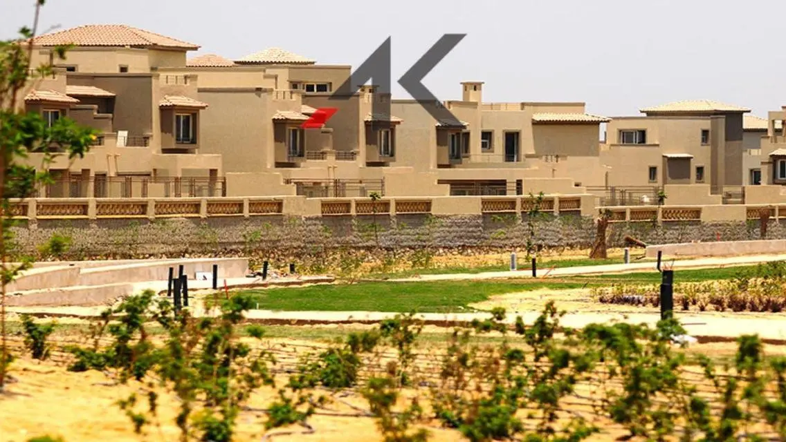 توين بموقع مميز للبيع في بالم هيلز قطامية