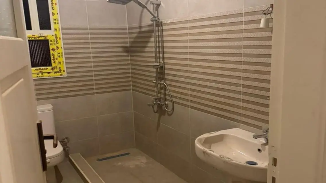 شقة مميزة للإيجار بمساحة 200 متر