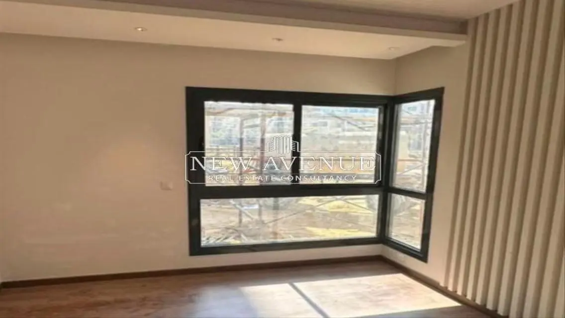 Luxurious House with Ample Space and Various Amenities