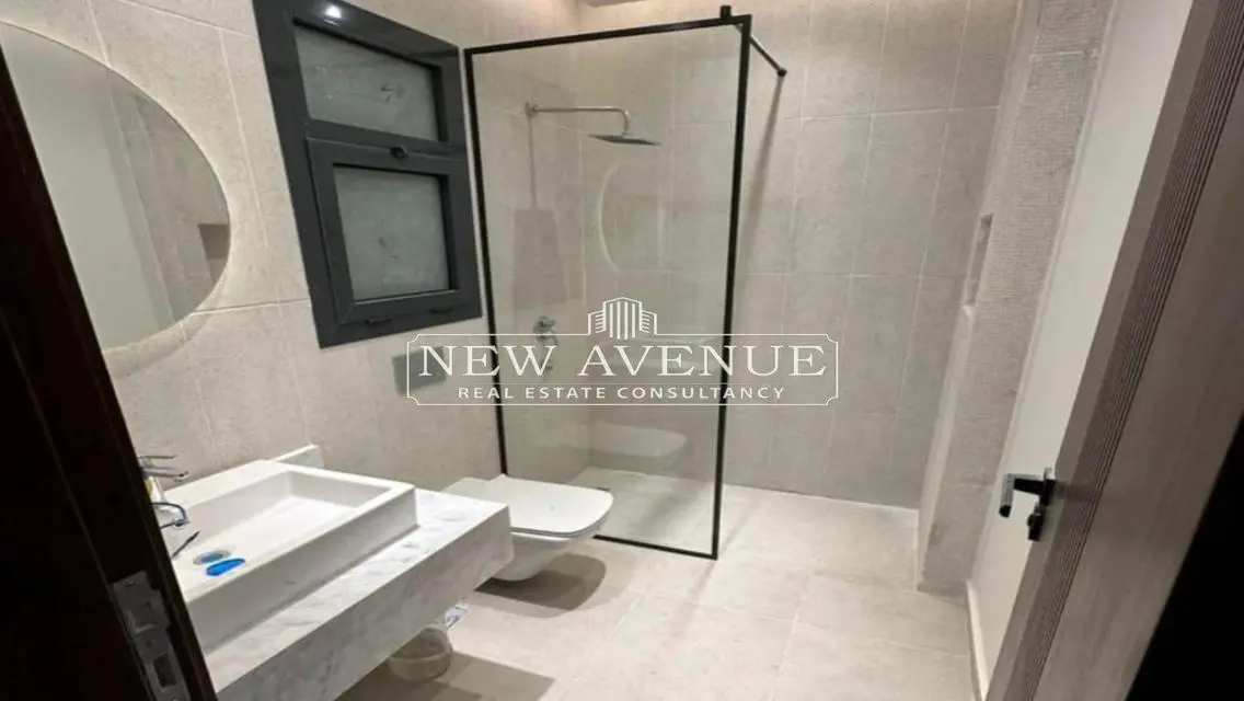 Luxurious House with Ample Space and Various Amenities