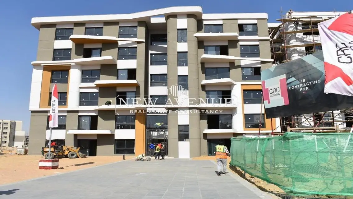 Luxurious House with Ample Space and Various Amenities