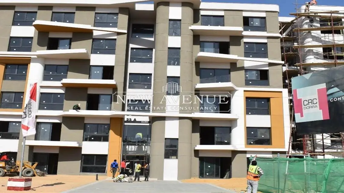 Luxurious House with Ample Space and Various Amenities