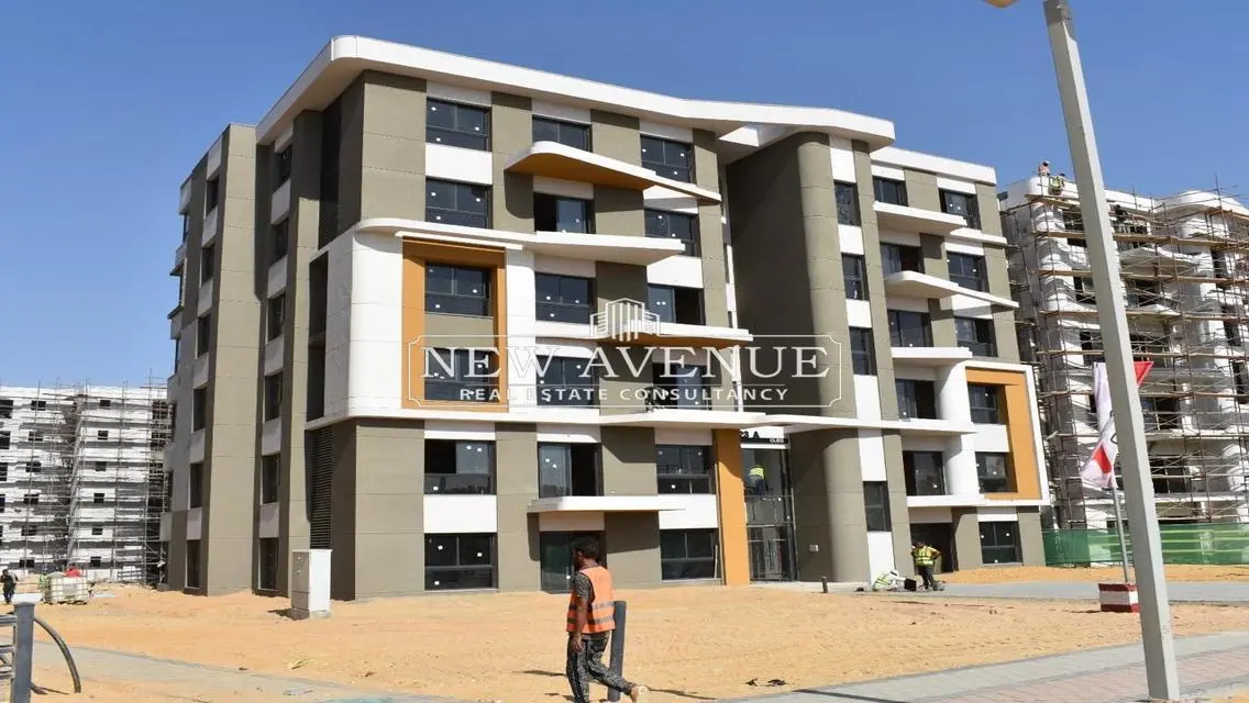 Luxurious House with Ample Space and Various Amenities