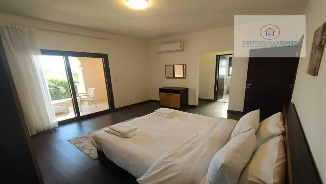 Luxury Santorini Apartment for Rent