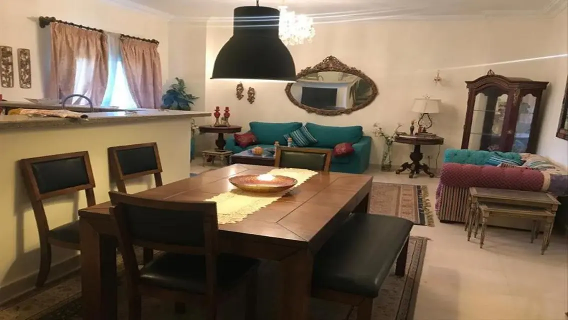 Luxurious Furnished Apartment for Rent in Beverly Hills Mall Area
