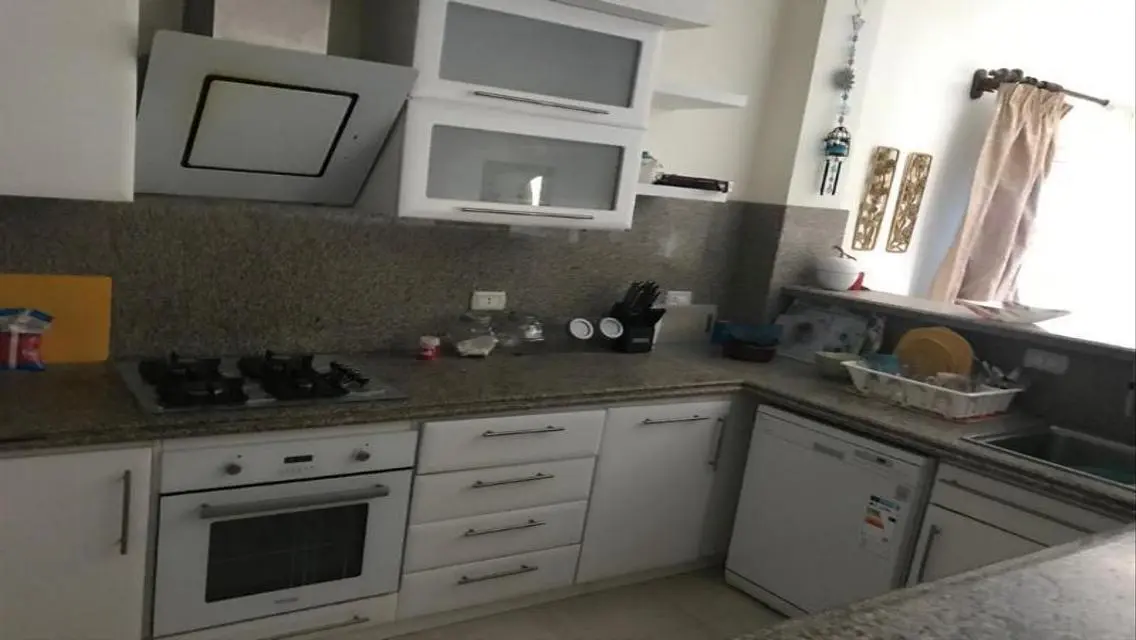 Luxurious Furnished Apartment for Rent in Beverly Hills Mall Area
