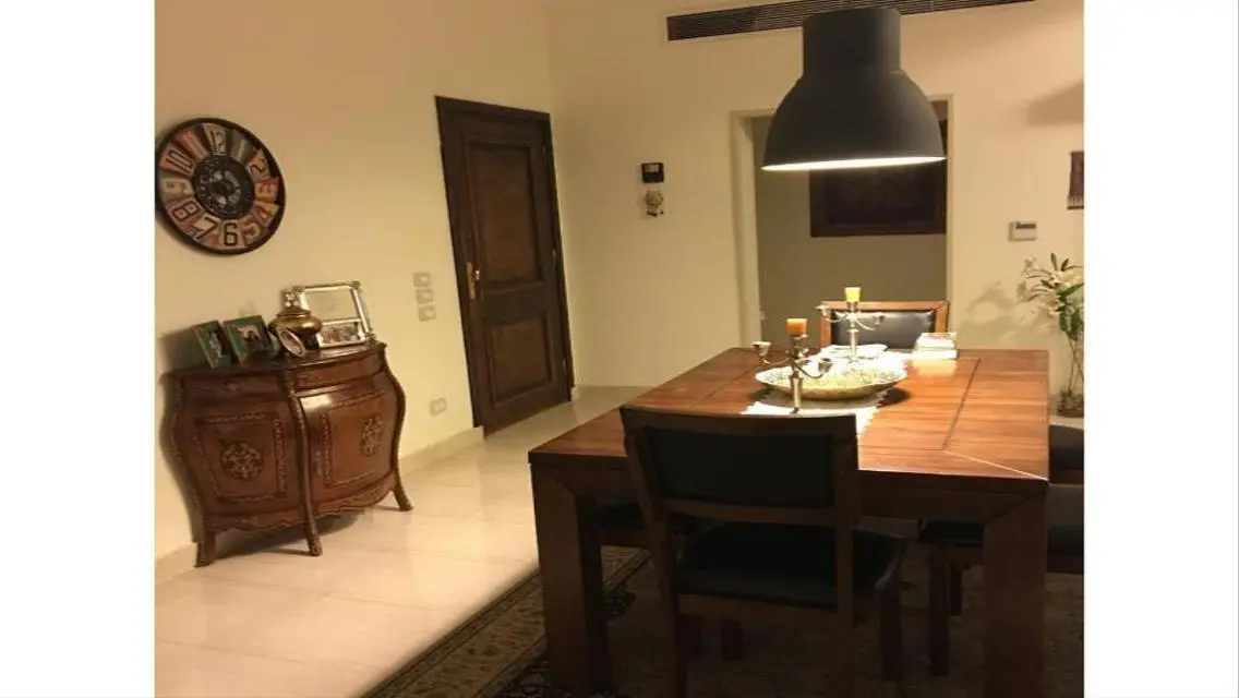 Luxurious Furnished Apartment for Rent in Beverly Hills Mall Area