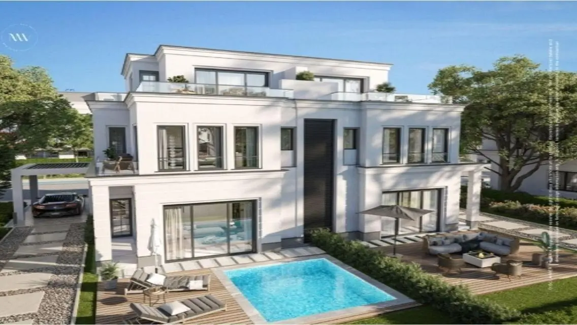 Luxury Villa with Spacious Grounds, Private Garden & Pool in Elite Neighborhood