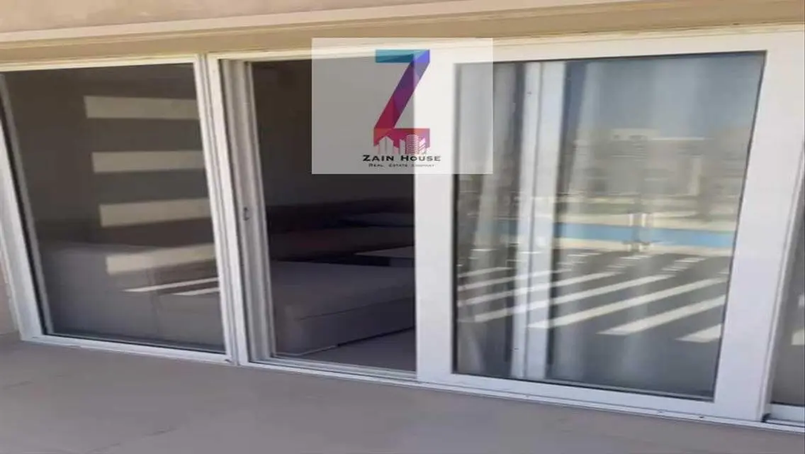 For sale, a beach penthouse in Gaia, North Coast