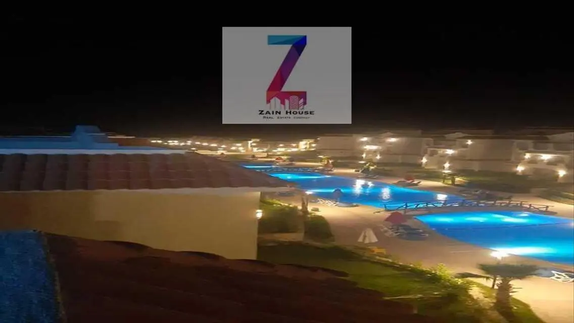 لاسيرينا  الساحل الشمالي شاليه مميز للبيع بالروف