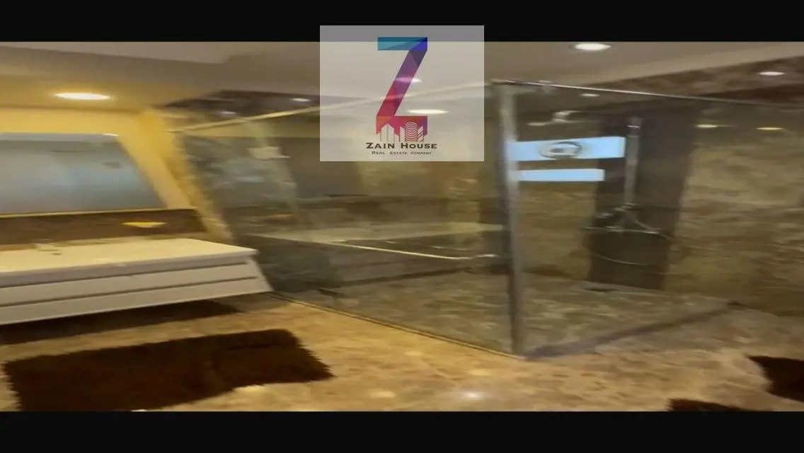 ـ   فيلا مستقله بحمام سباحه خاص في رويال سيتي زايد