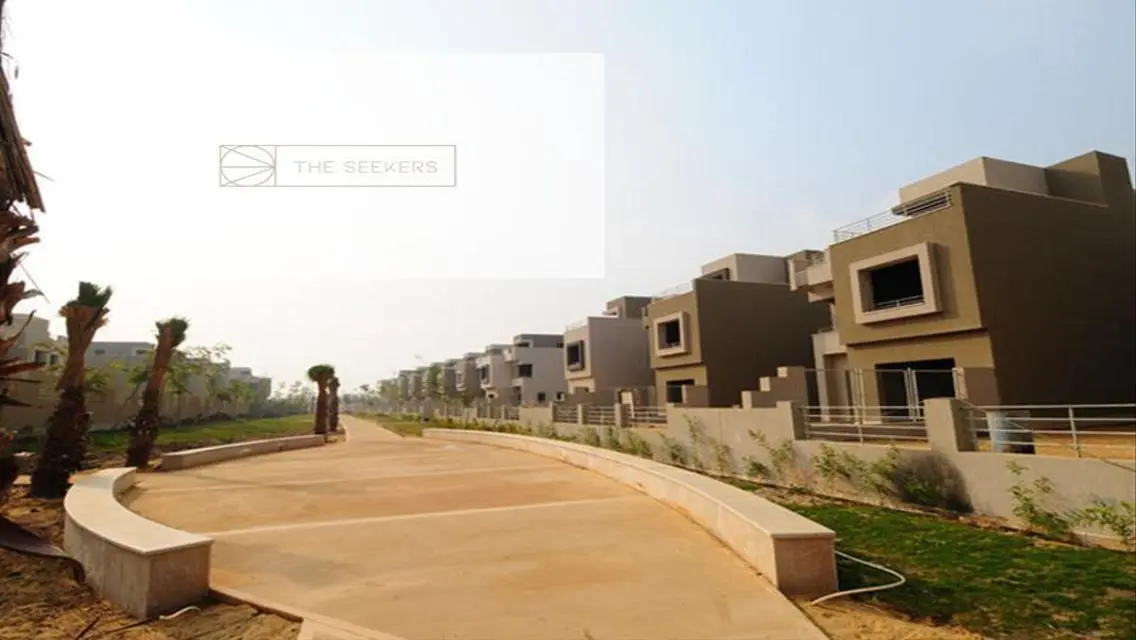 Luxurious Villa for Sale with Spacious Amenities