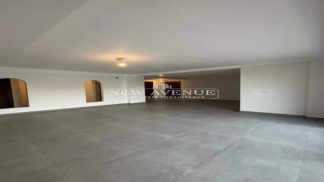 Luxury Apartment with Balcony and Shared Gym