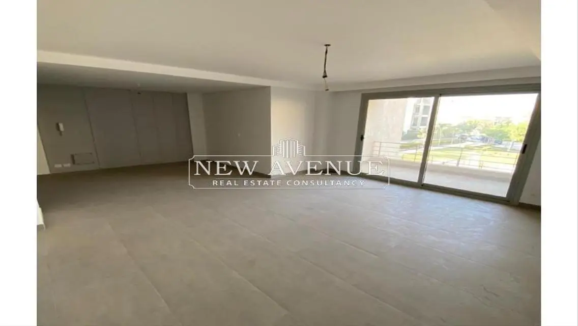Luxury Apartment with Balcony and Shared Gym