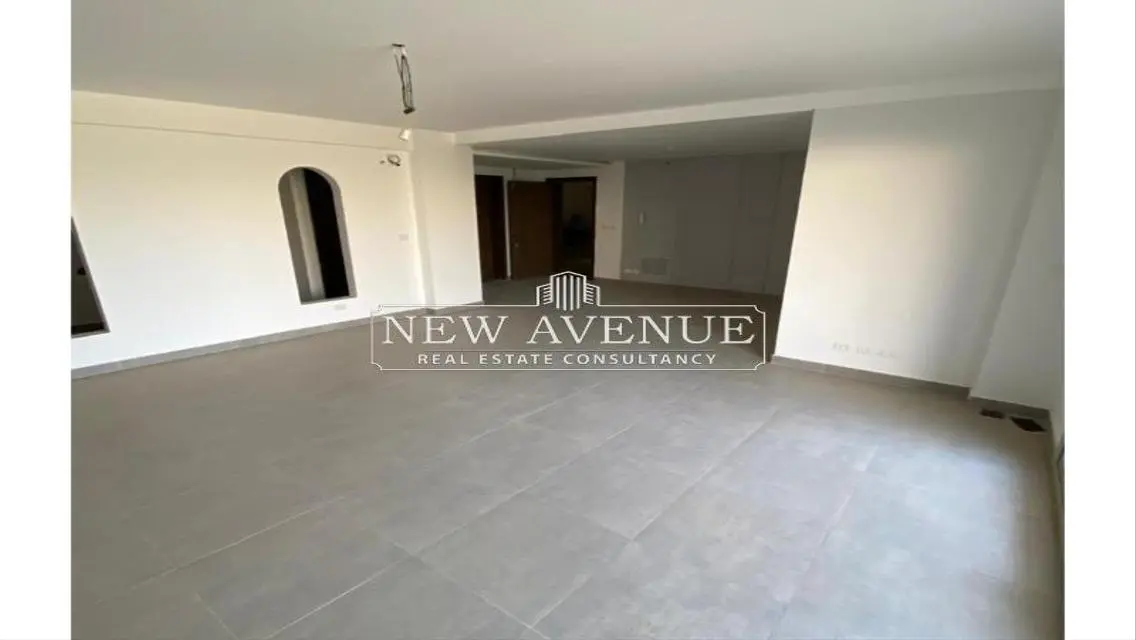 Luxury Apartment with Balcony and Shared Gym