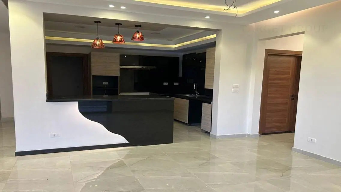 Luxury 3-Bedroom Apartment with Lake View