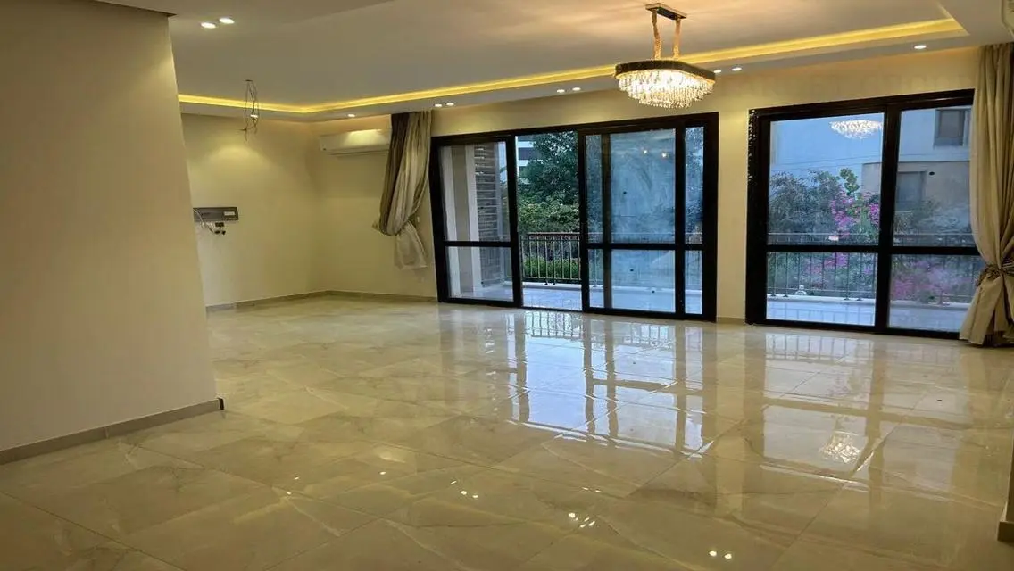 Luxury 3-Bedroom Apartment with Lake View