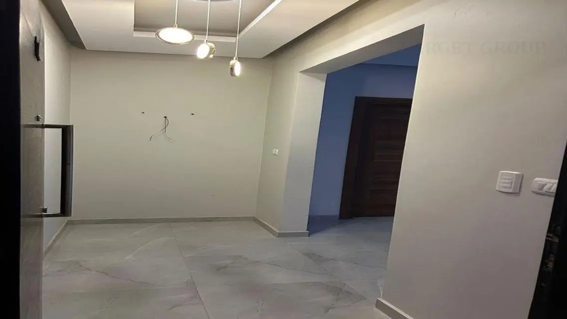 Luxury 3-Bedroom Apartment with Lake View