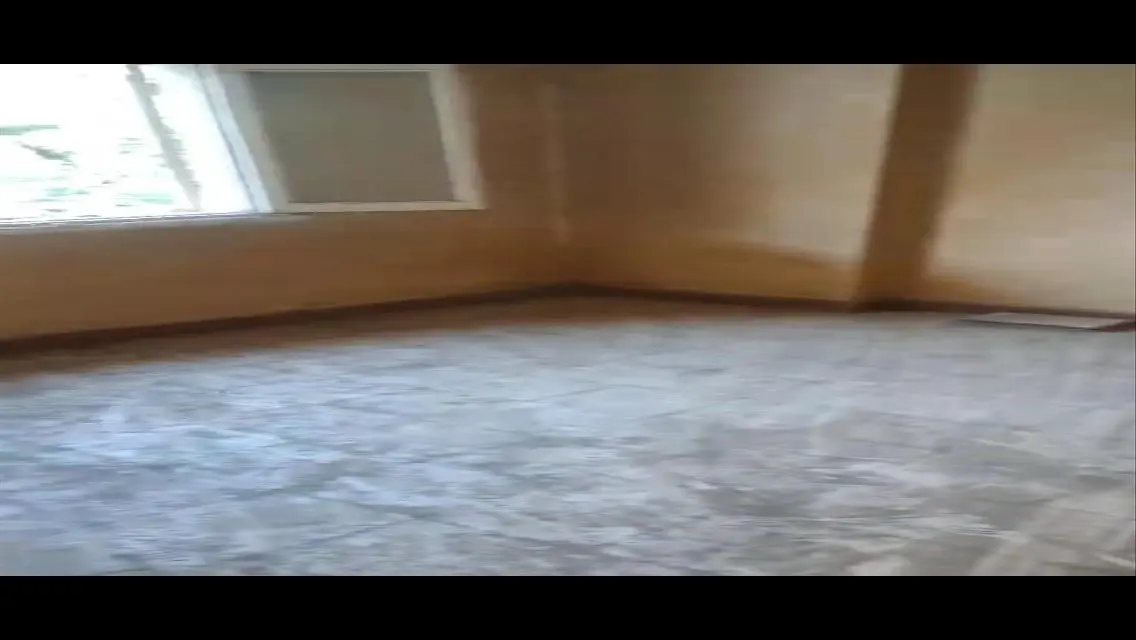 شقة فاخرة مع شرفة للبيع
