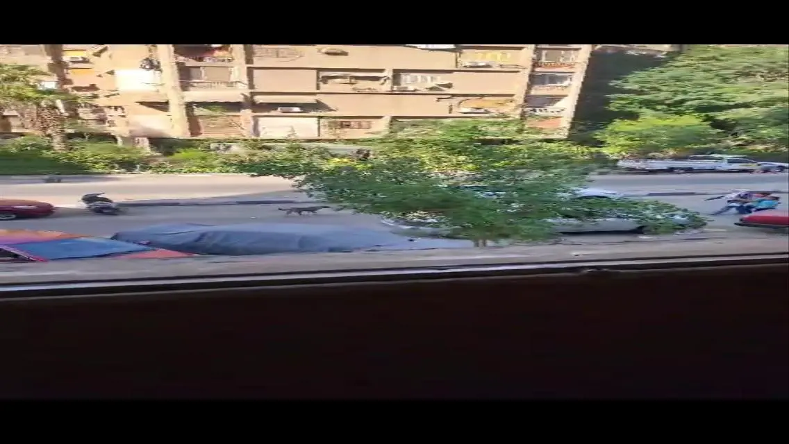 شقة فاخرة مع شرفة للبيع